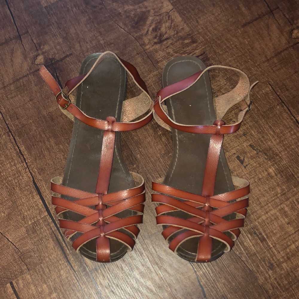 Brown strap closed toed sandals